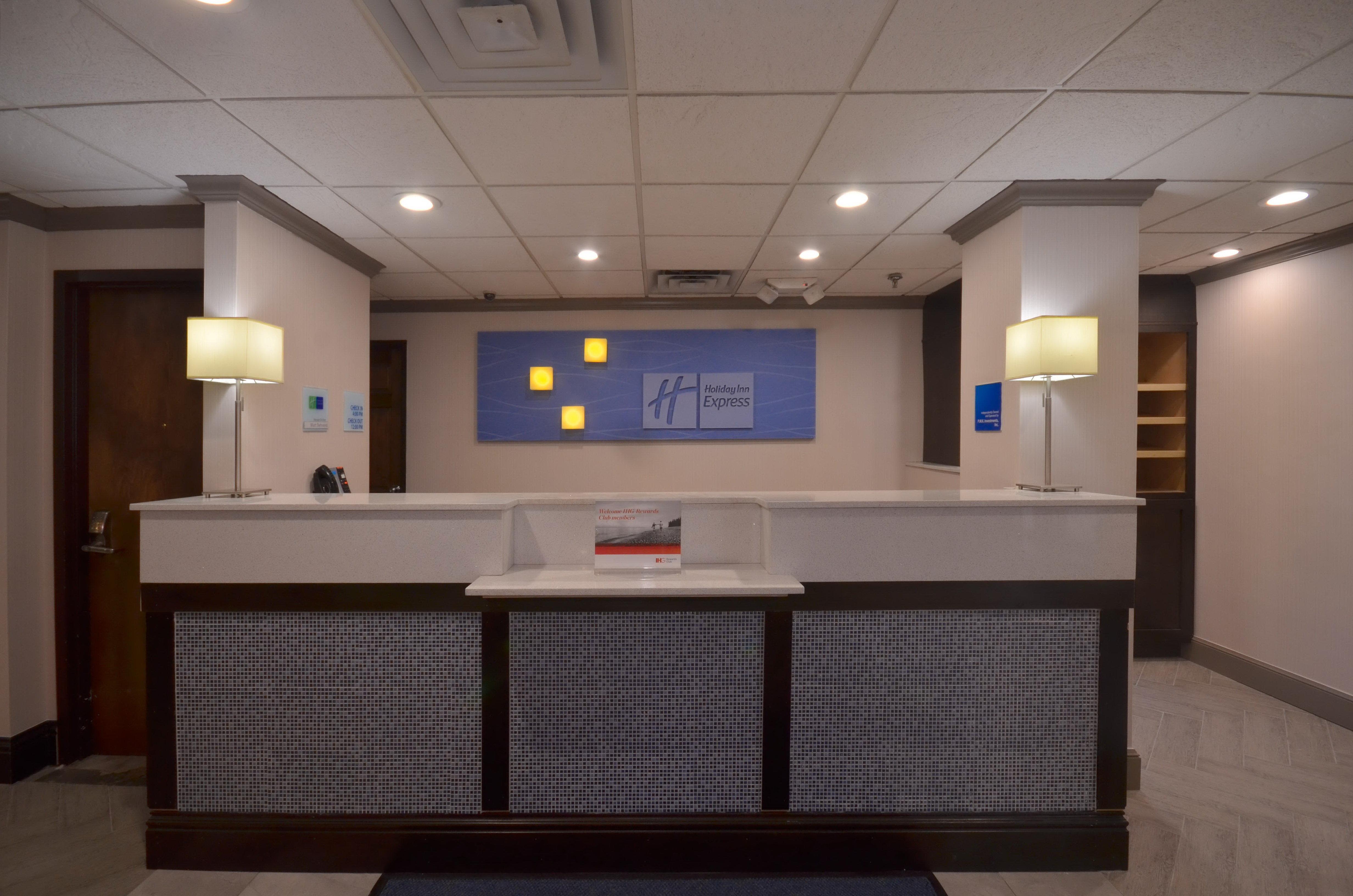 Holiday Inn Express & Suites Fayetteville University Of Arkansas Area By Ihg Exterior photo